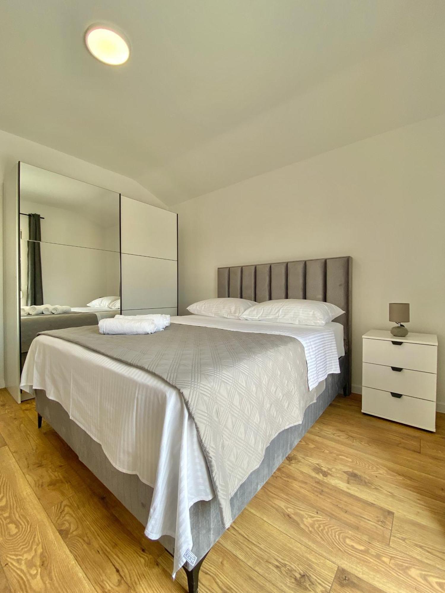 West Apartments Zára Kültér fotó